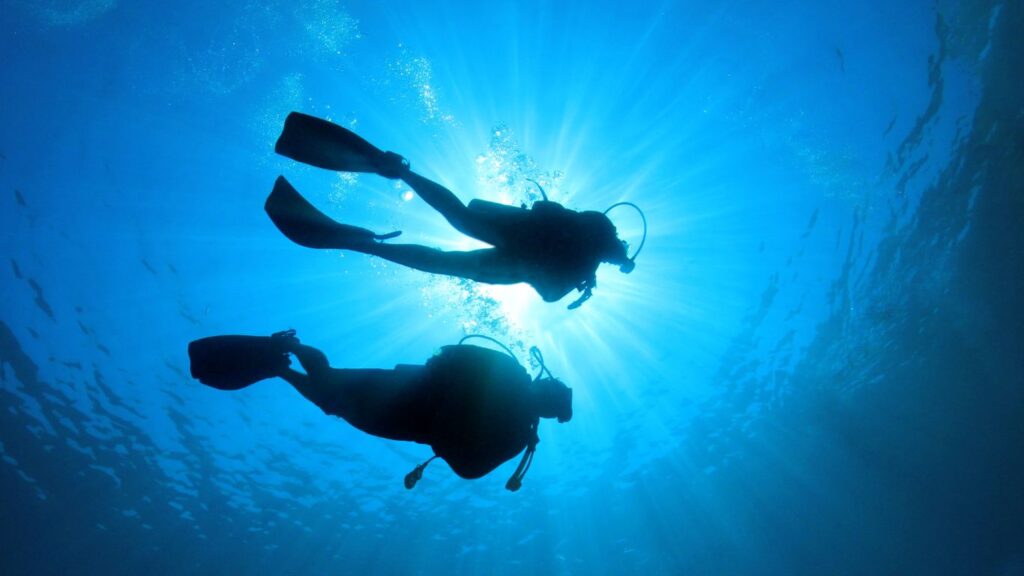 Buceo en Cabo Verde. Mar abierto, buceadores