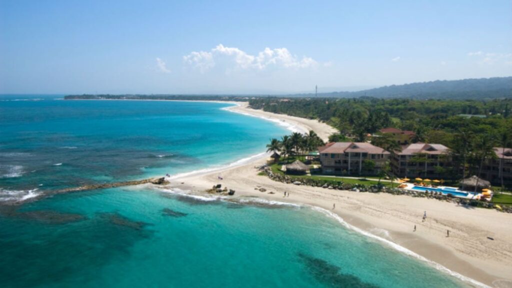 Cabarete, República Dominicana, playas, mar, agua de color turquesa, arena blanca, resort, piscina