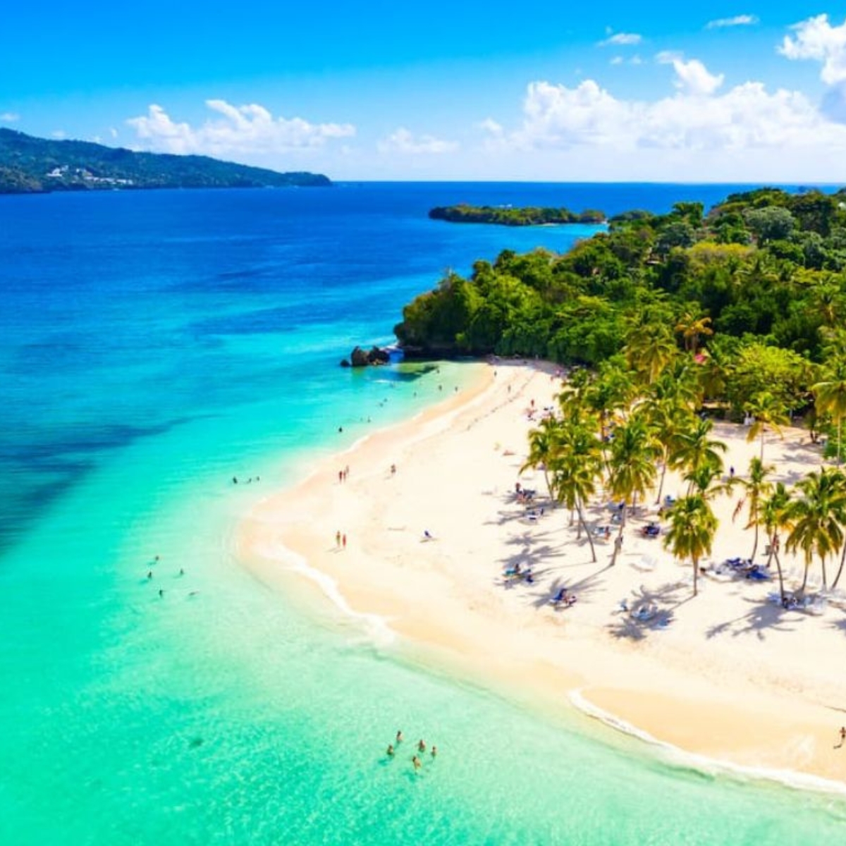Qué ver en República Dominicana. Agua cristalina, península, isla, palmeras