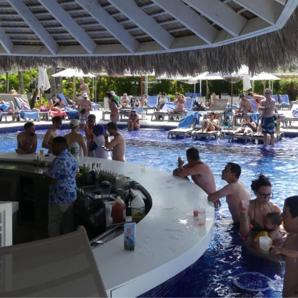 Alberca de uno de los mejores hoteles de Punta Cana